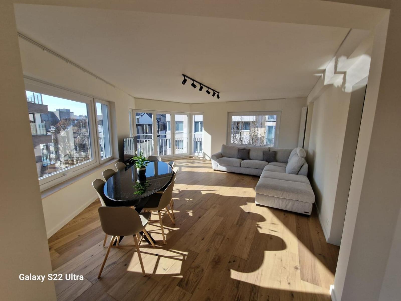 Luxury Renovated 3 Rooms Apartment Ostend Exterior photo